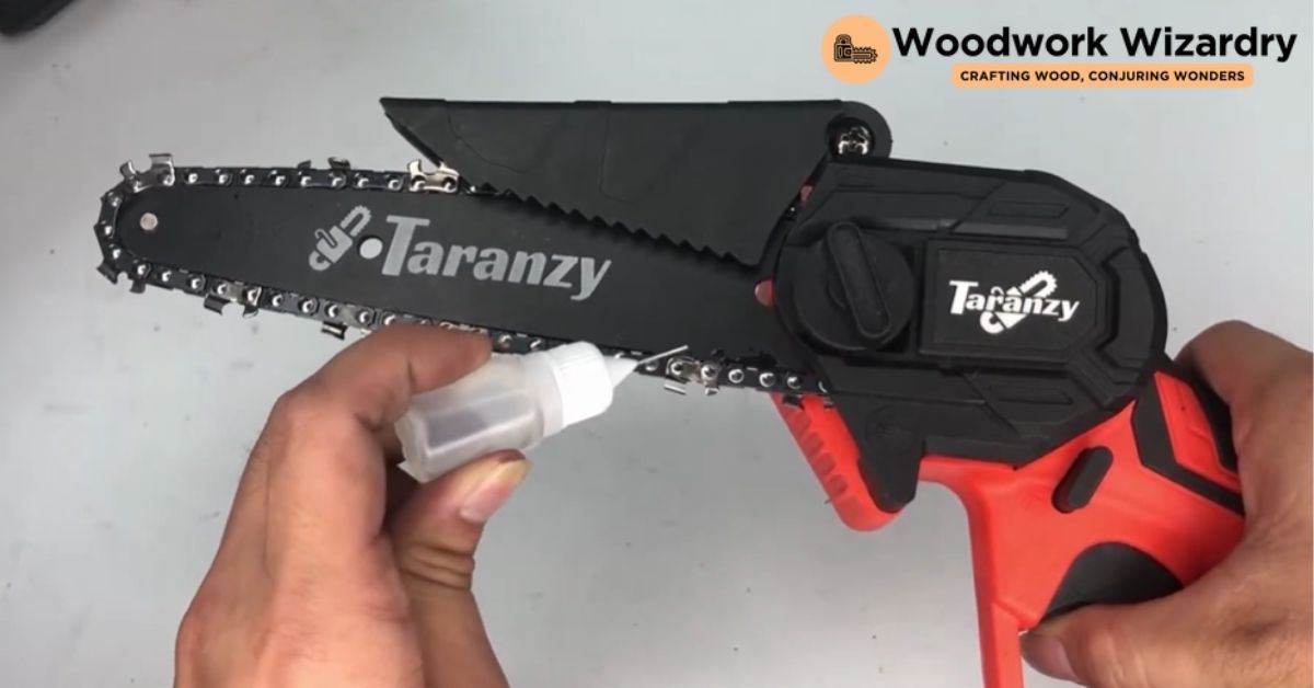 how to oil mini chainsaw